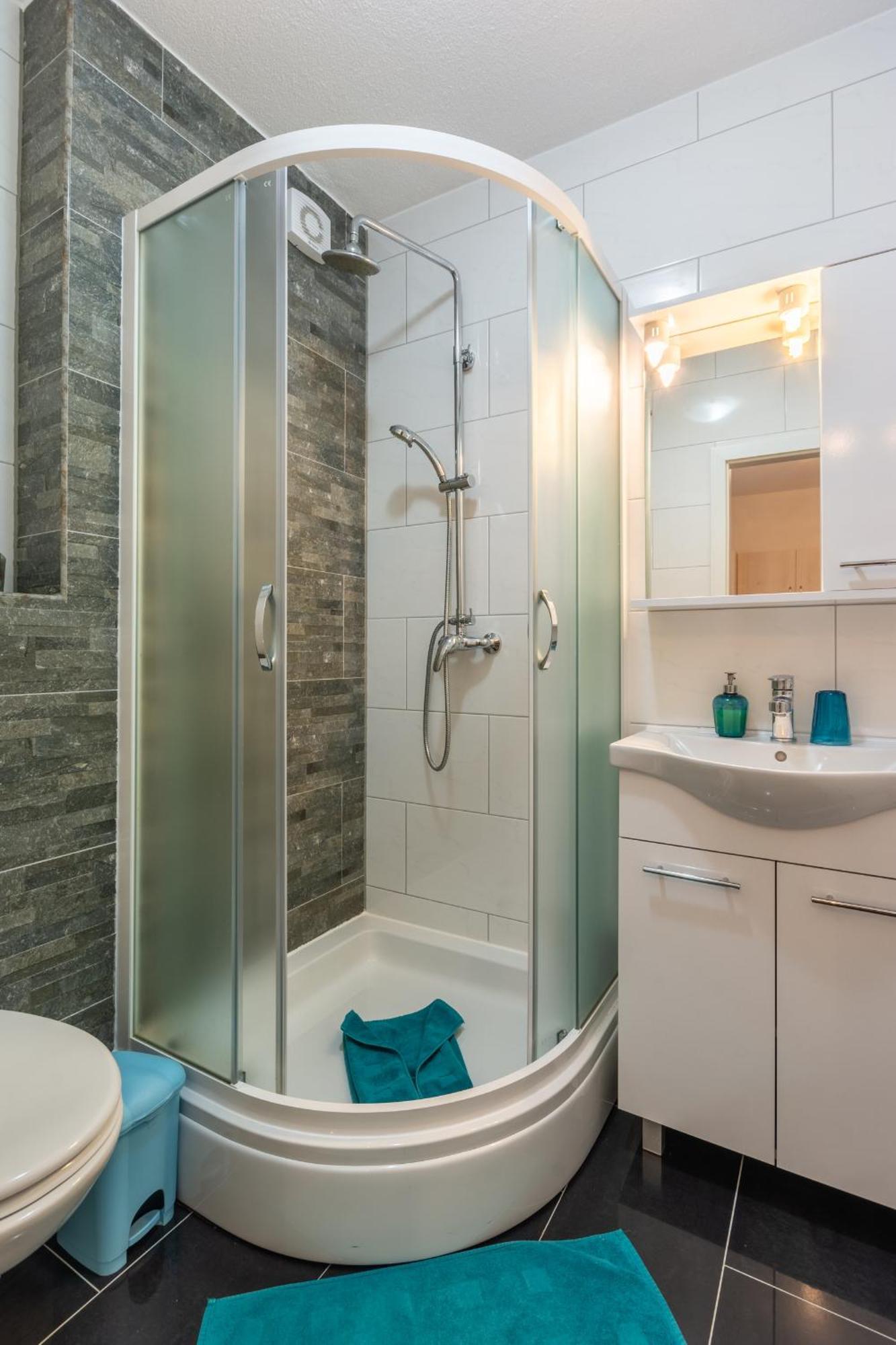 Family Friendly Apartments With A Swimming Pool Stanici, Omis - 18676 Room photo